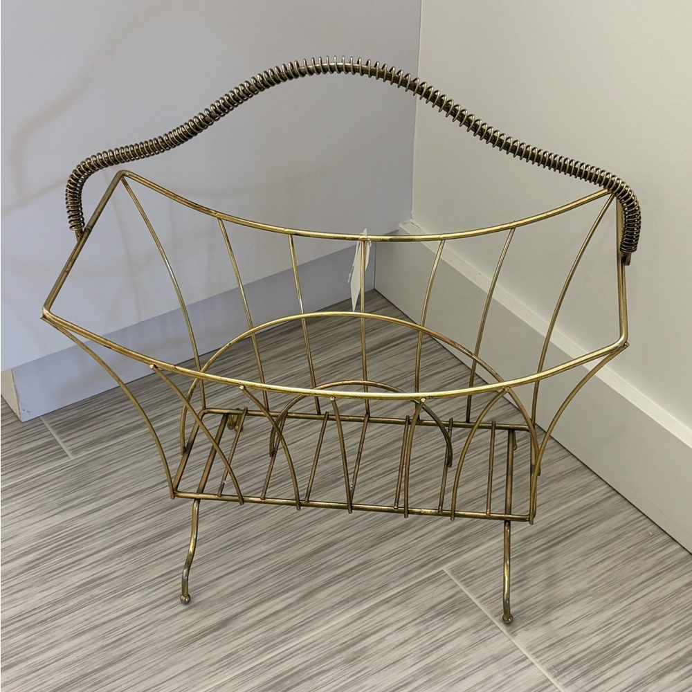 Mid-Century Modern (MCM) Atomic style magazine rack gold-toned spiral handle. - Picture 11 of 12